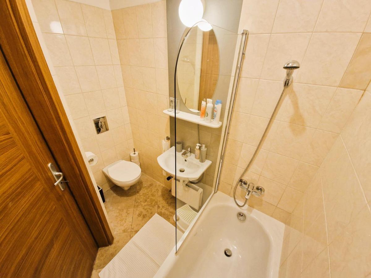 Halasz 2-Bedroom Apartment Near Castle, Free Public Parking Nearby Budapest Exteriör bild