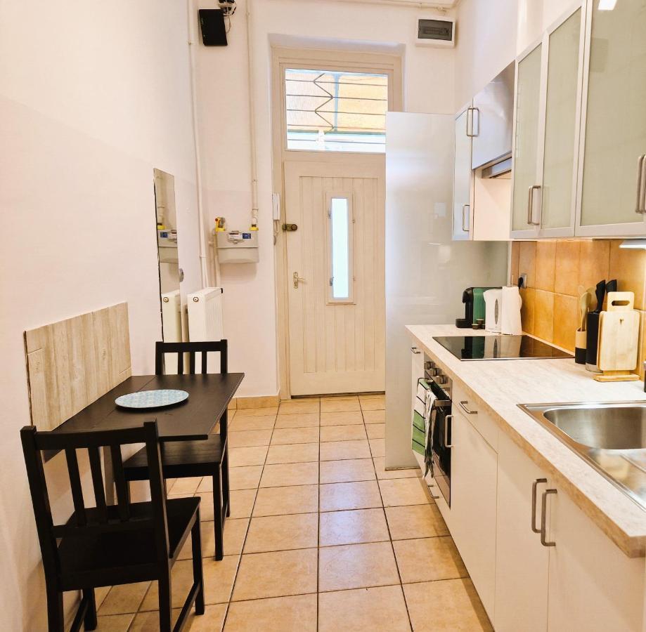 Halasz 2-Bedroom Apartment Near Castle, Free Public Parking Nearby Budapest Exteriör bild
